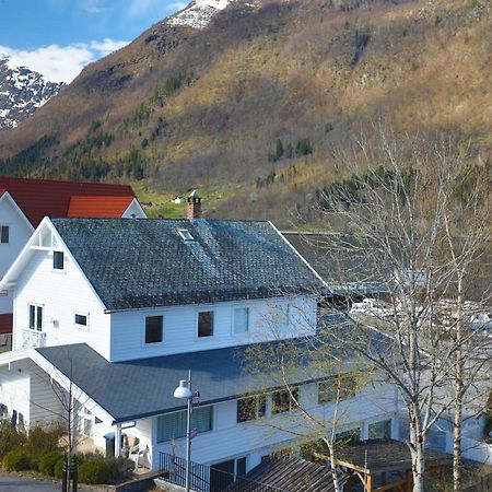 Svingen Apartments Балестранд Екстериор снимка